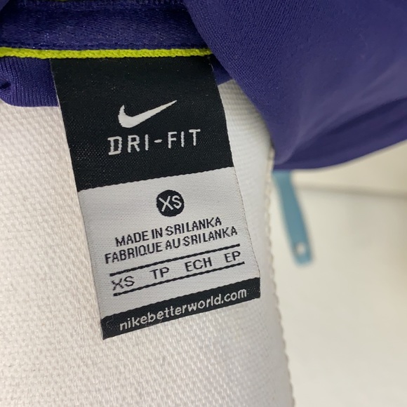 Women’s Purple Nike Dri Fit Zip Up Jacket Size XS - Picture 6 of 8